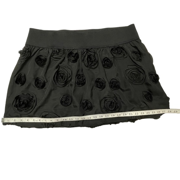 Stooshy Black Skirt with Raised Rosettes 17” Waist to Hem Pull-on Size XL - Picture 10 of 10